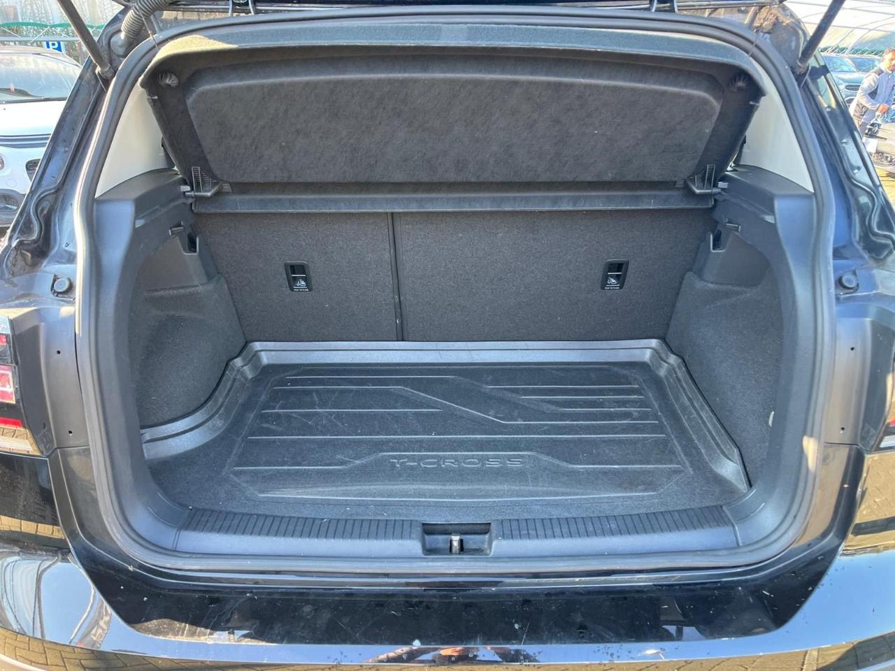 Volkswagen Volkswagen T-Cross usata 1
