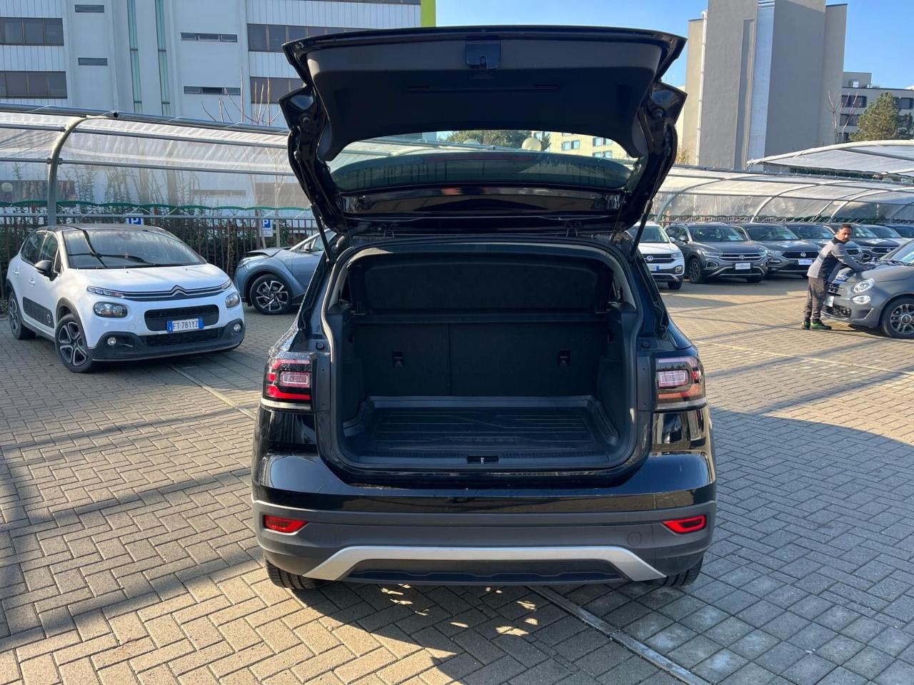 Volkswagen Volkswagen T-Cross usata 18