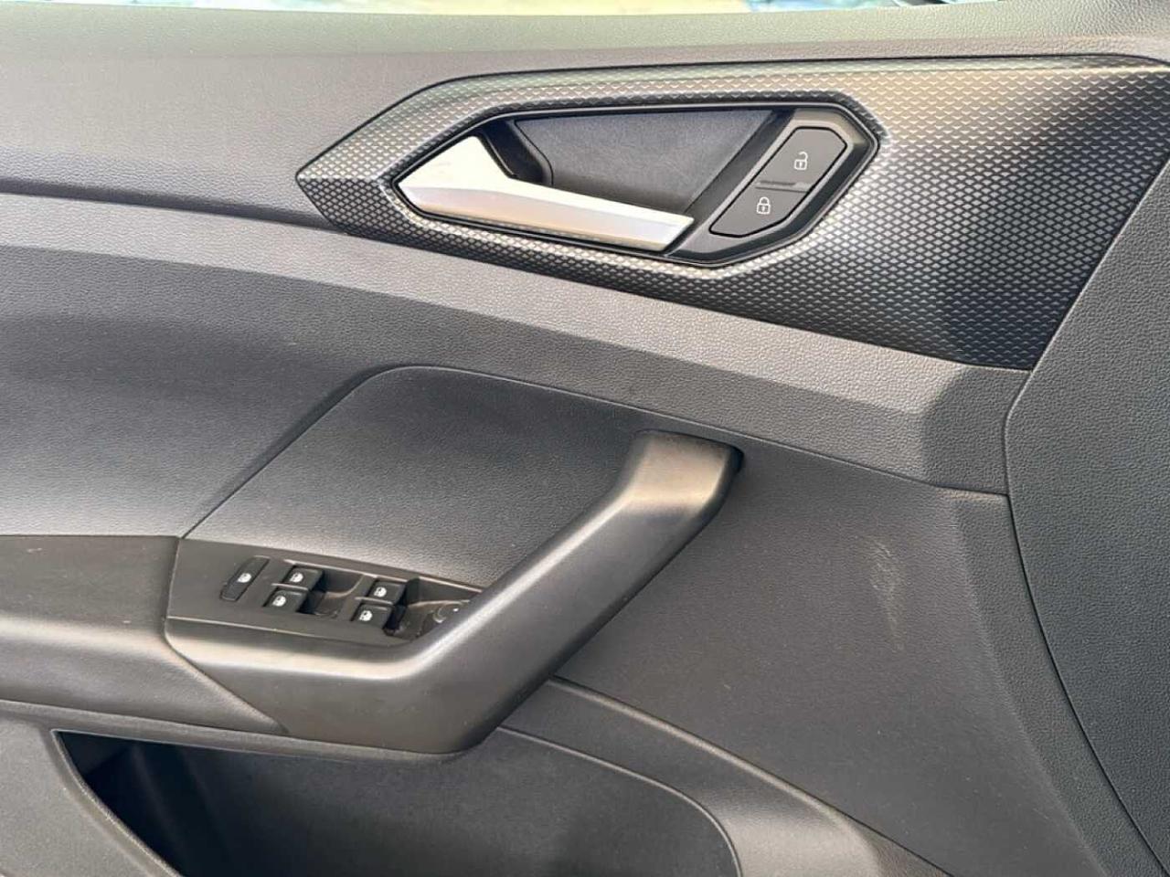 Volkswagen Volkswagen T-Cross usata 8