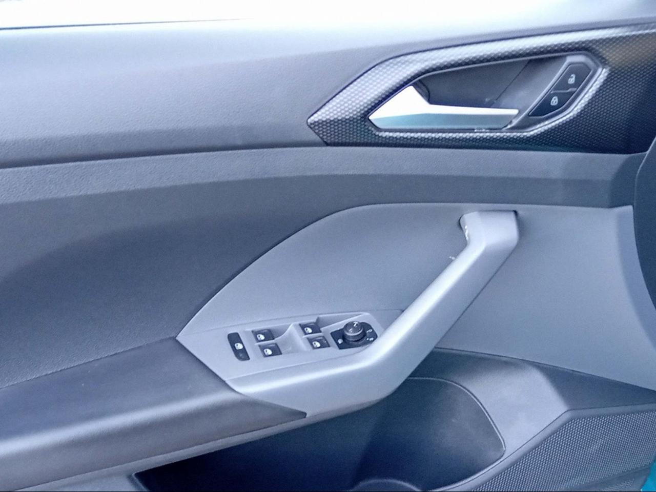 Volkswagen Volkswagen T-Cross usata 8