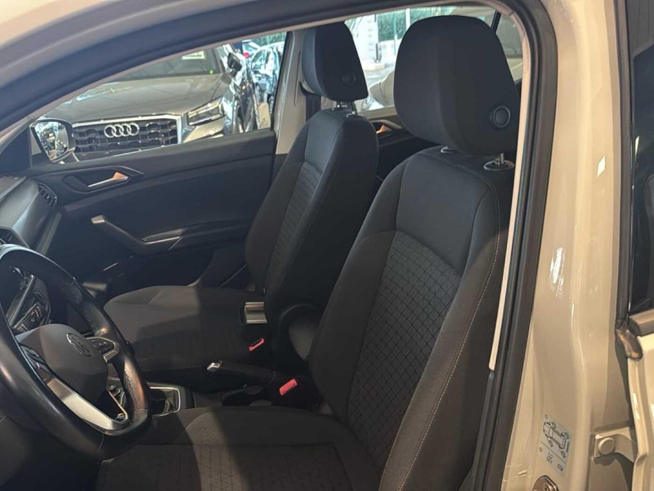 Volkswagen Volkswagen T-Cross usata 3