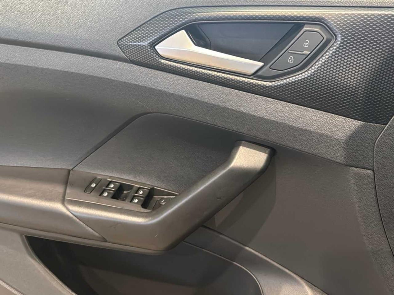 Volkswagen Volkswagen T-Cross usata 8