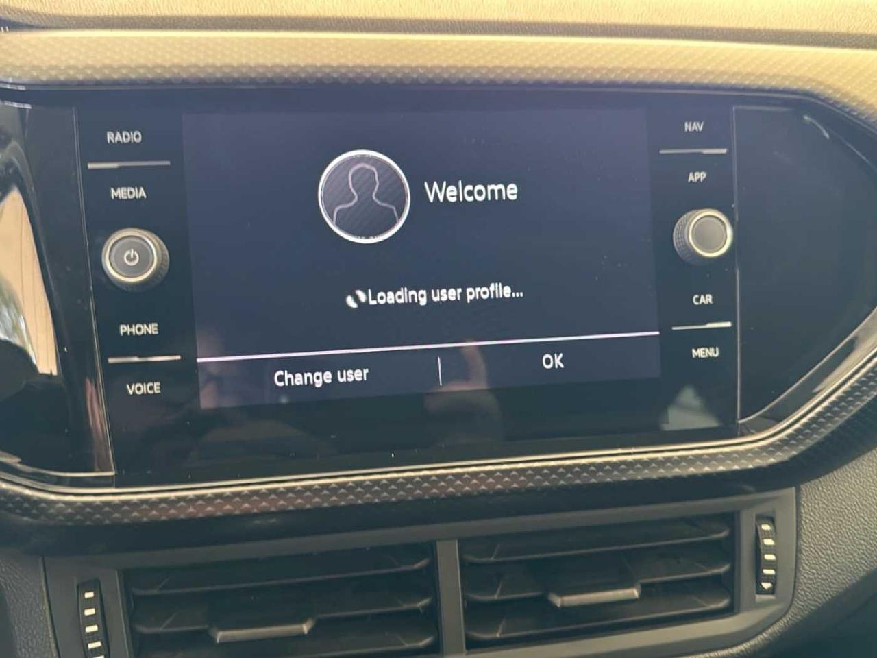 Volkswagen Volkswagen T-Cross usata 6