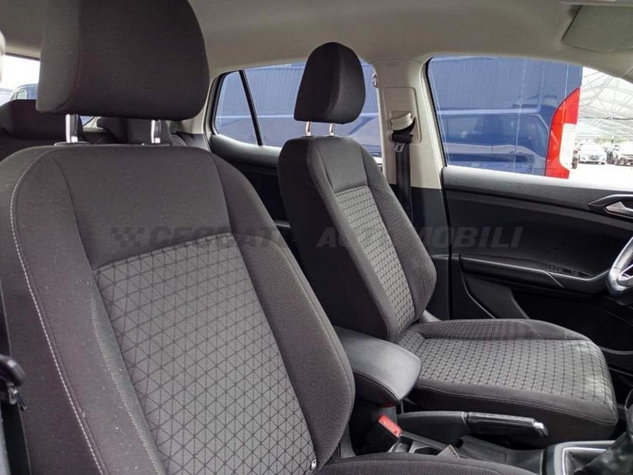 Volkswagen Volkswagen T-Cross usata 2