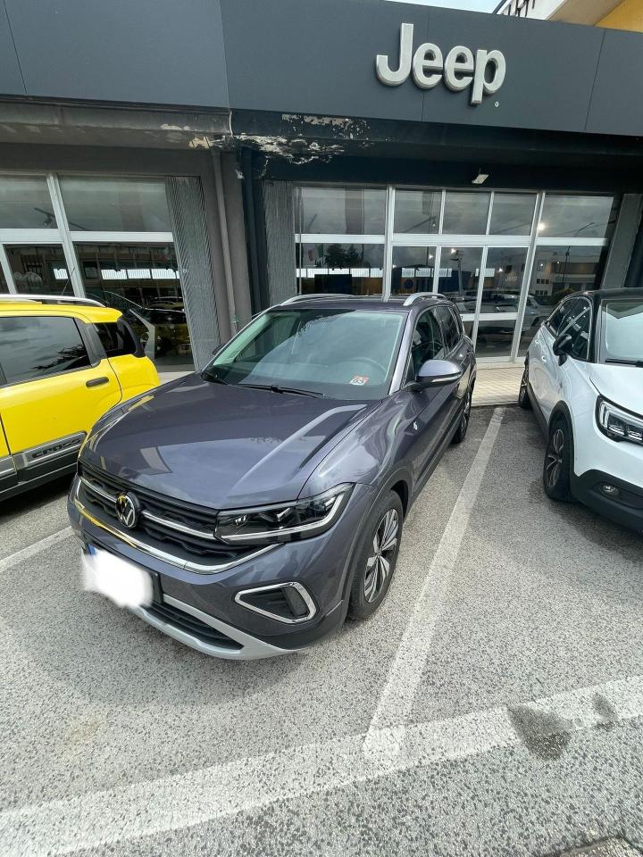 Volkswagen Volkswagen T-Cross usata 14