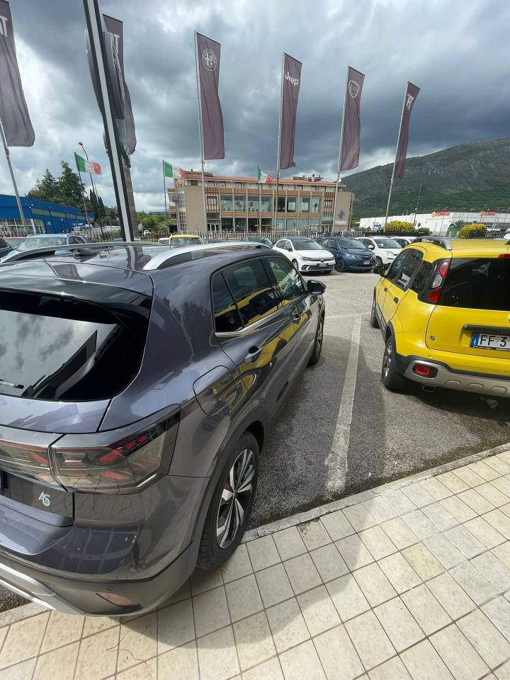 Volkswagen Volkswagen T-Cross usata 16