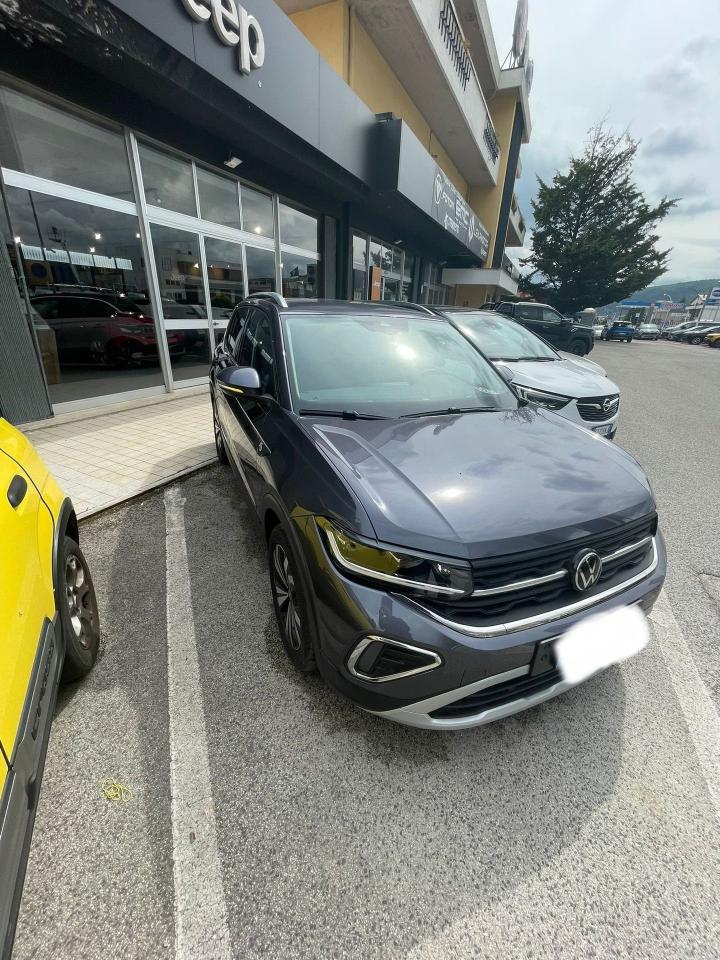 Volkswagen Volkswagen T-Cross usata 19