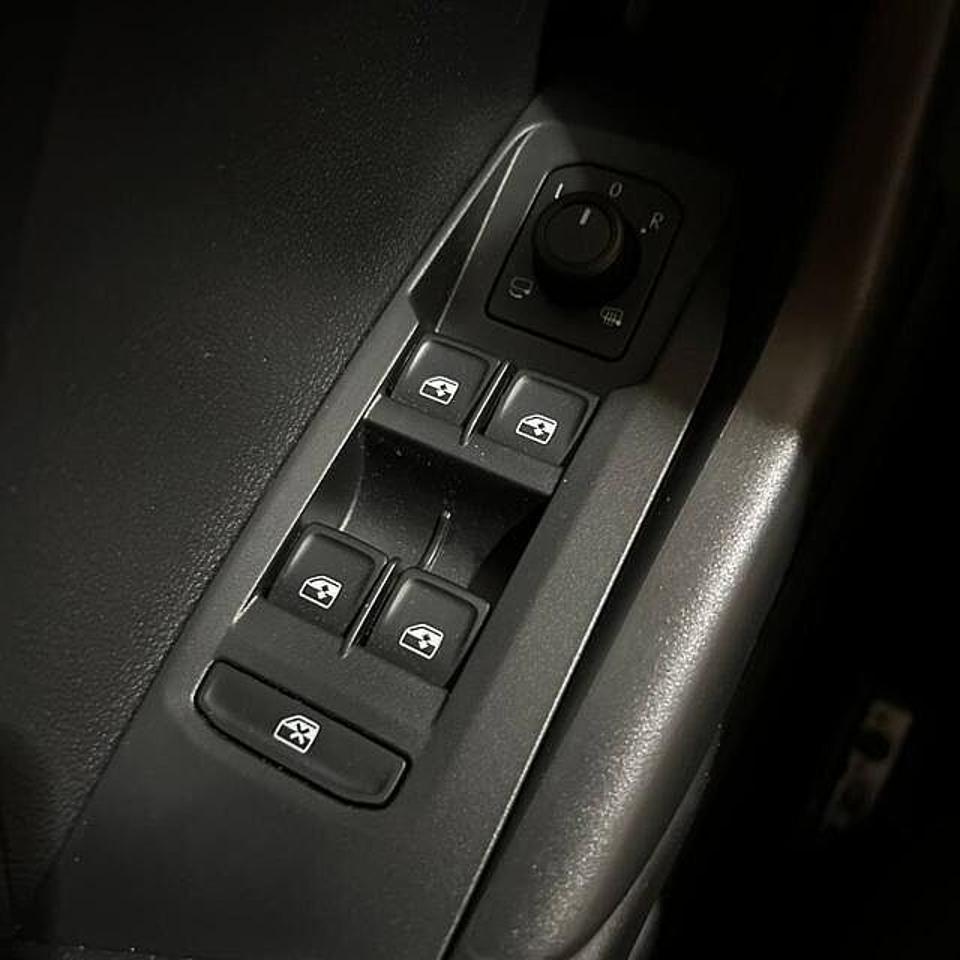 Volkswagen Volkswagen T-Cross usata 21