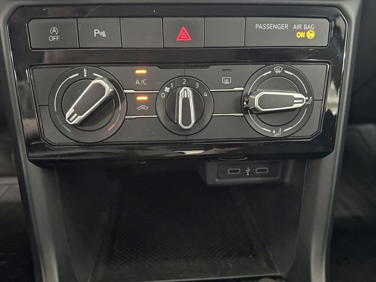 Volkswagen Volkswagen T-Cross usata 9