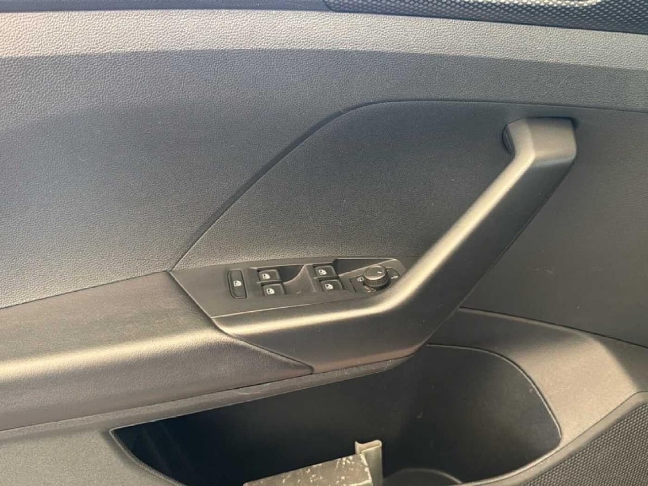 Volkswagen Volkswagen T-Cross usata 9