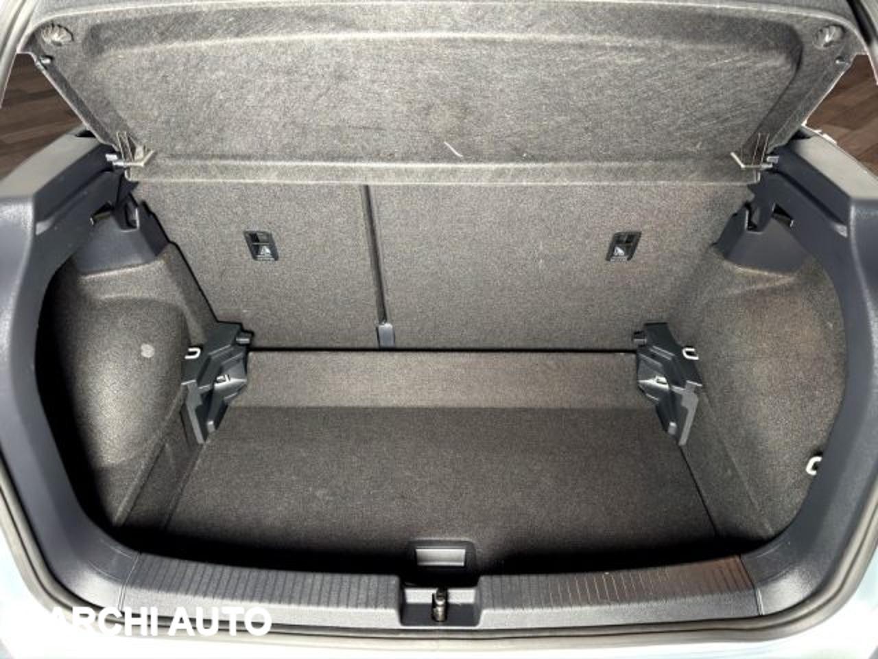 Volkswagen Volkswagen T-Cross usata 15