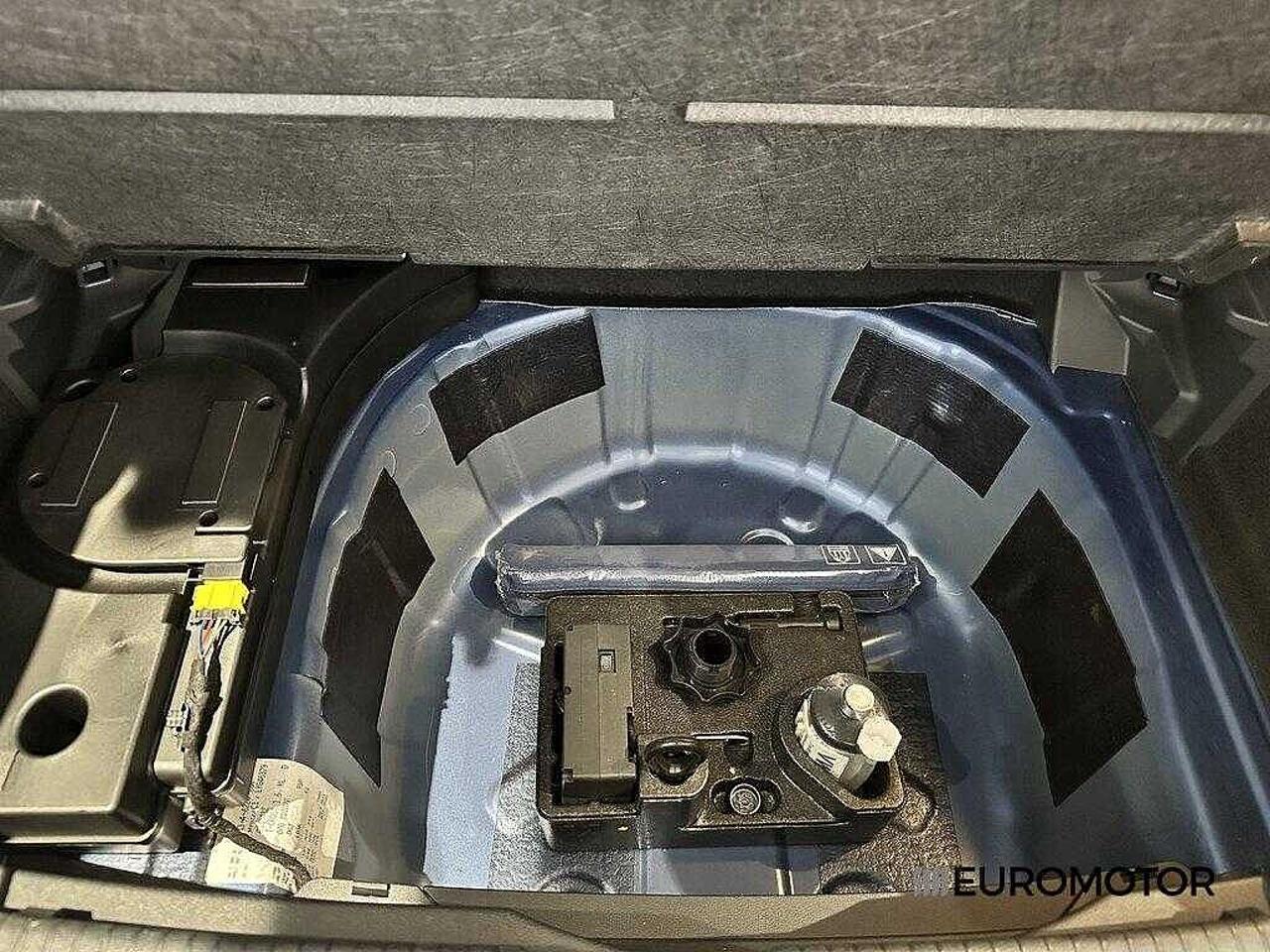 Volkswagen Volkswagen T-Cross usata 8