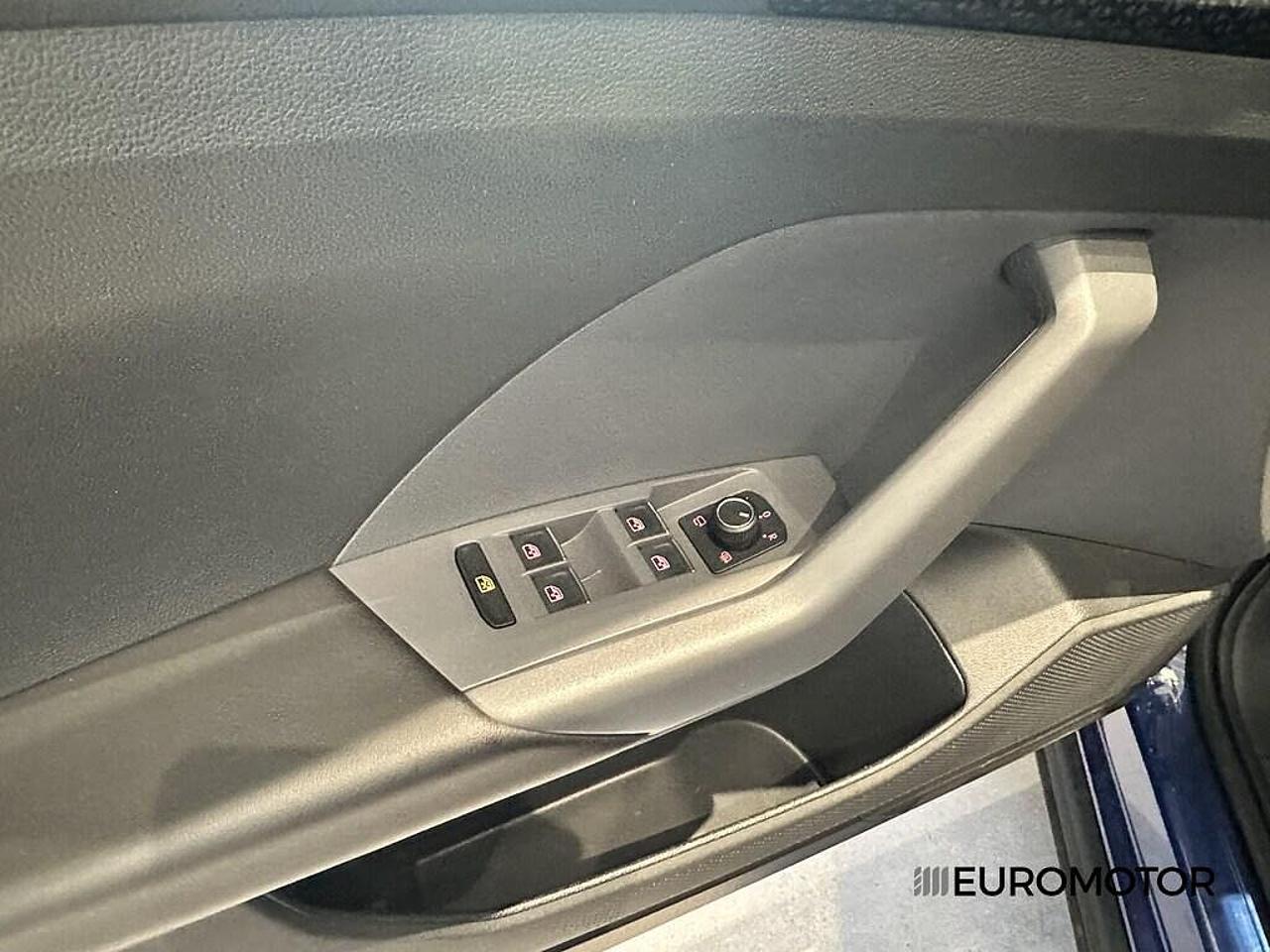 Volkswagen Volkswagen T-Cross usata 9