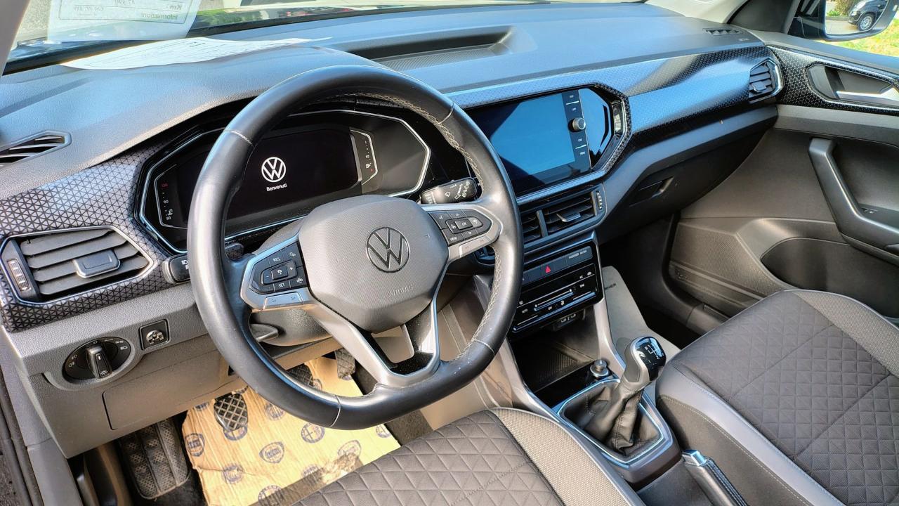 Volkswagen Volkswagen T-Cross usata 1