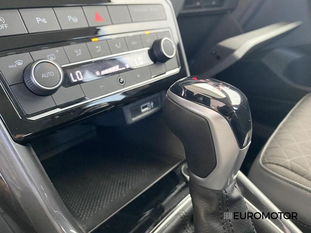 Volkswagen Volkswagen T-Cross usata 12