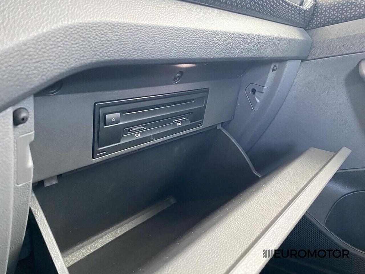 Volkswagen Volkswagen T-Cross usata 14