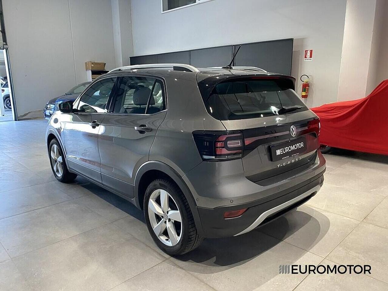 Volkswagen Volkswagen T-Cross usata 24