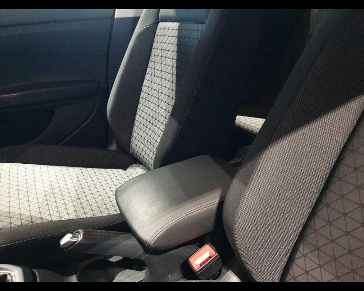 Volkswagen Volkswagen T-Cross usata 16