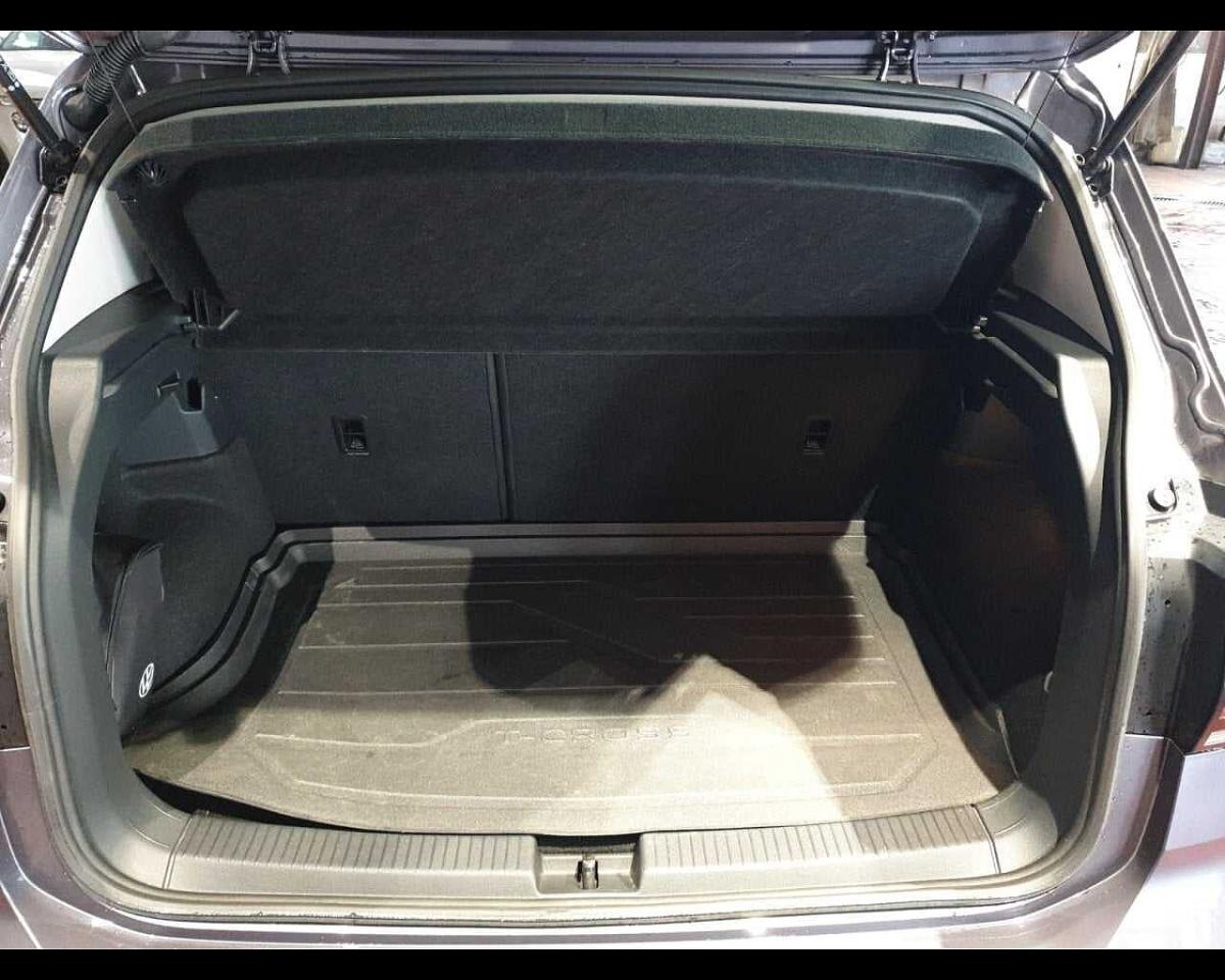 Volkswagen Volkswagen T-Cross usata 27
