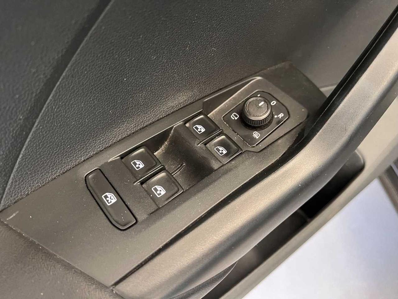 Volkswagen Volkswagen T-Cross usata 3