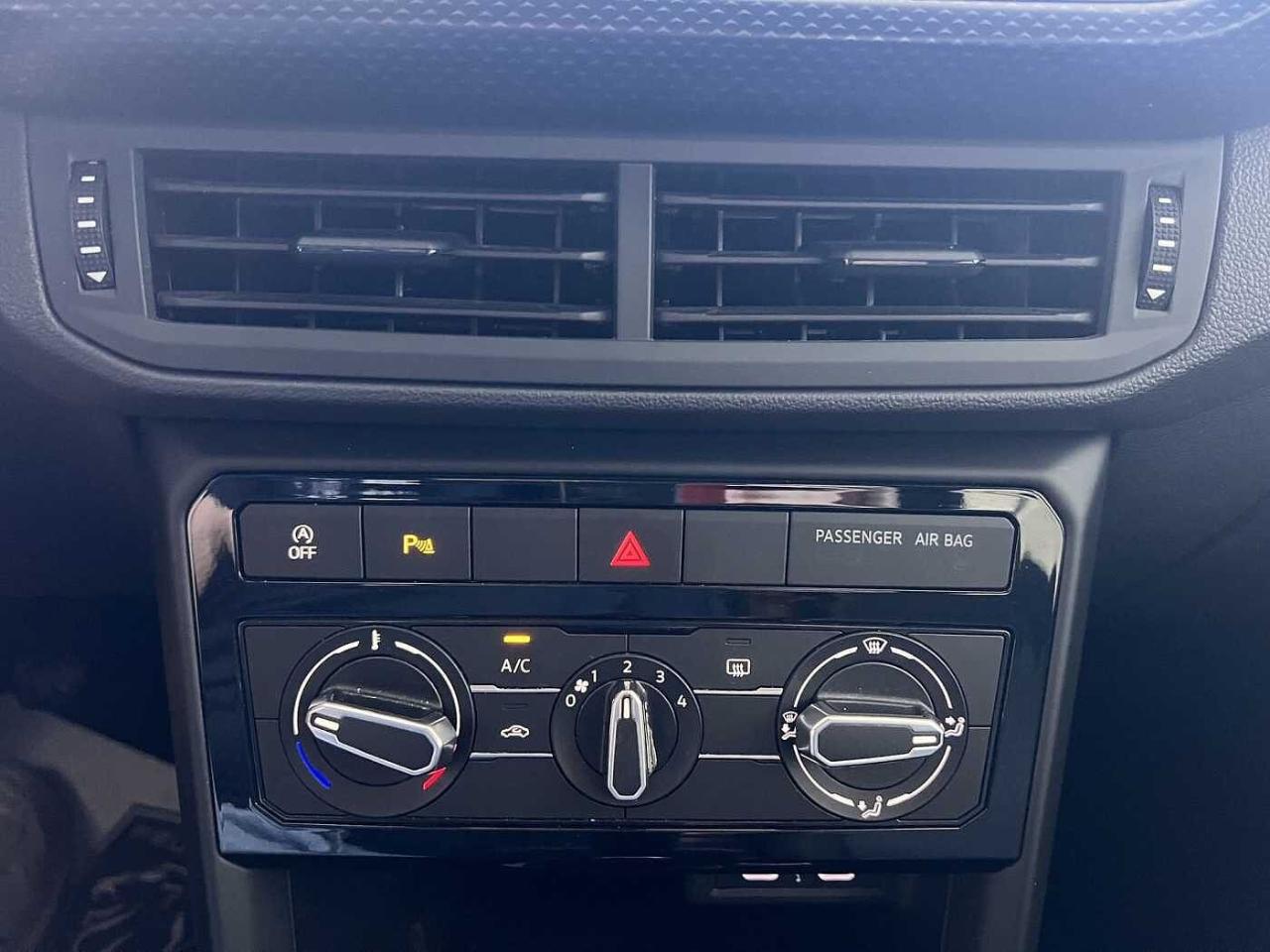 Volkswagen Volkswagen T-Cross usata 21