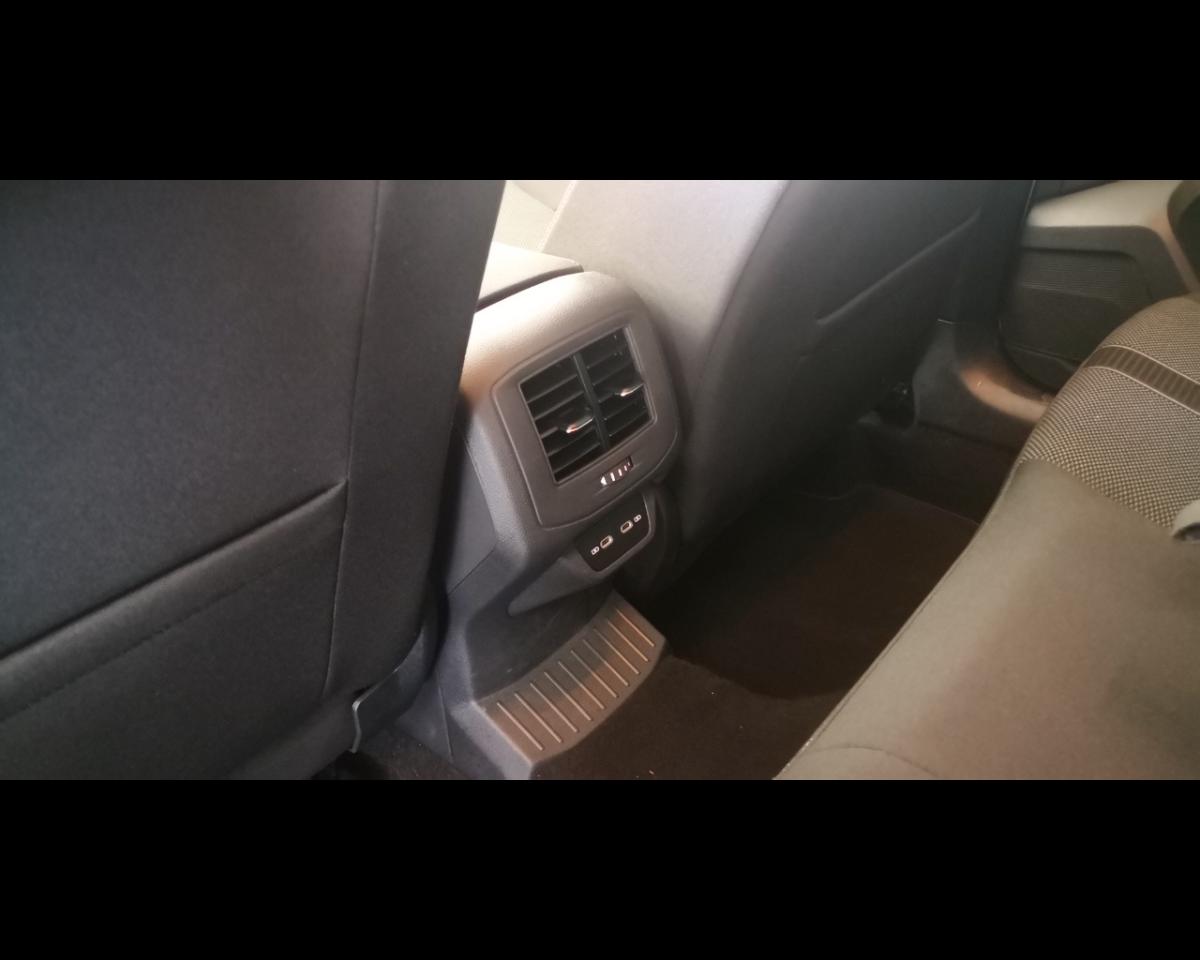 Volkswagen Volkswagen T-Roc usata 12