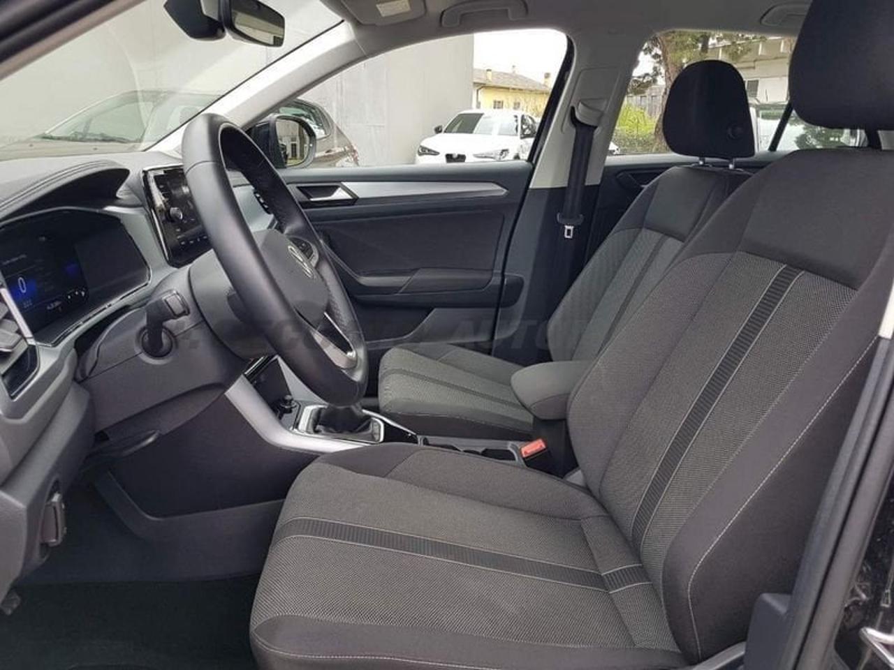 Volkswagen Volkswagen T-Roc usata, con cerchi in lega