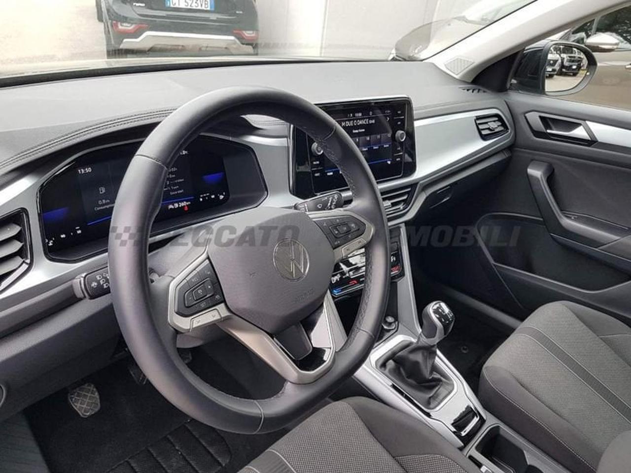 Volkswagen Volkswagen T-Roc usata 12