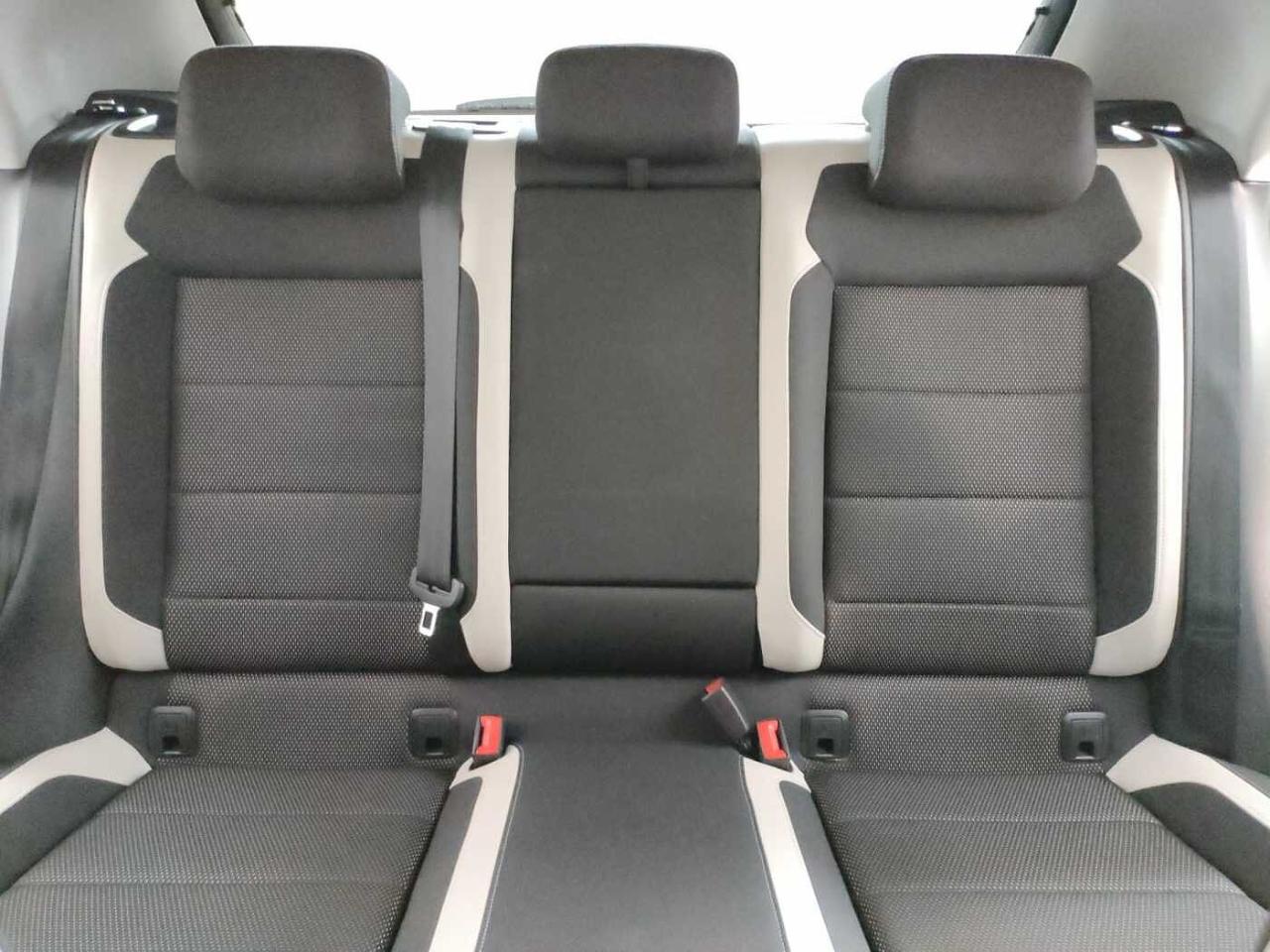 Volkswagen Volkswagen T-Roc usata, con 5 porte