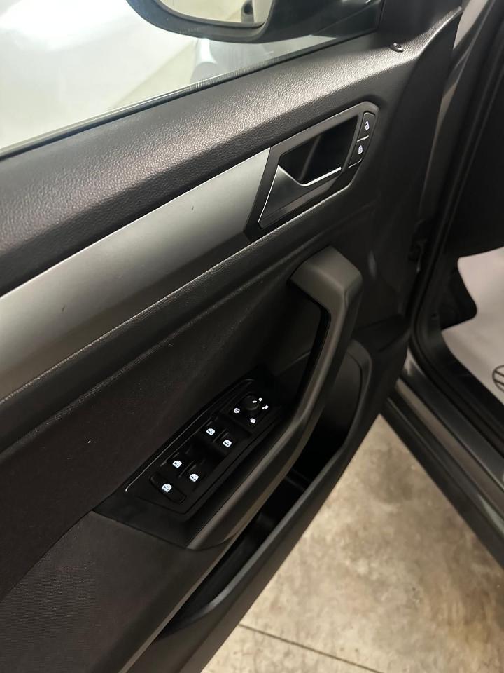 Volkswagen Volkswagen T-Roc usata 14