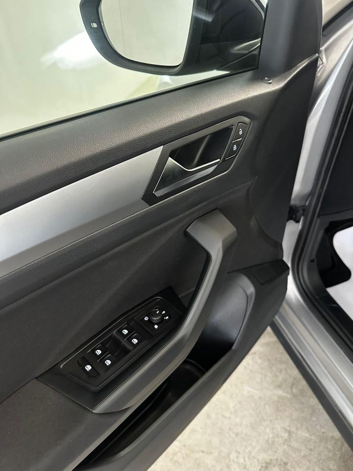 Volkswagen Volkswagen T-Roc usata 14