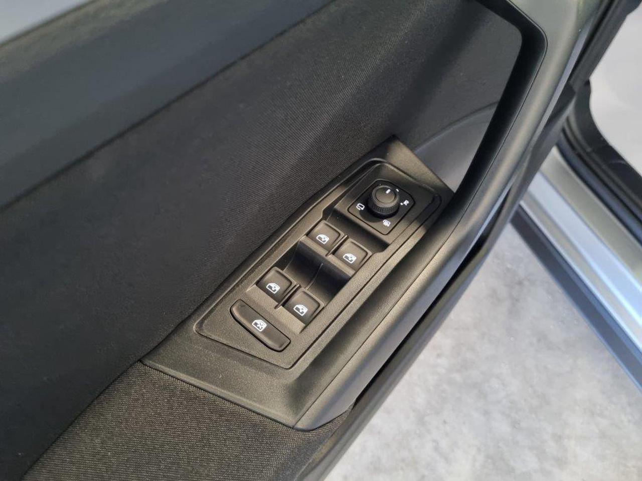 Volkswagen Volkswagen T-Roc usata, con alzacristalli elettrici