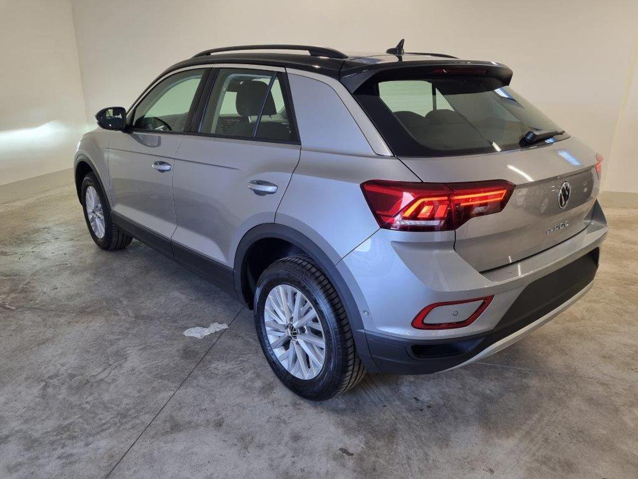 Volkswagen Volkswagen T-Roc usata 12