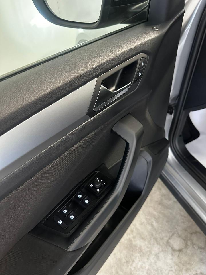 Volkswagen Volkswagen T-Roc usata 16