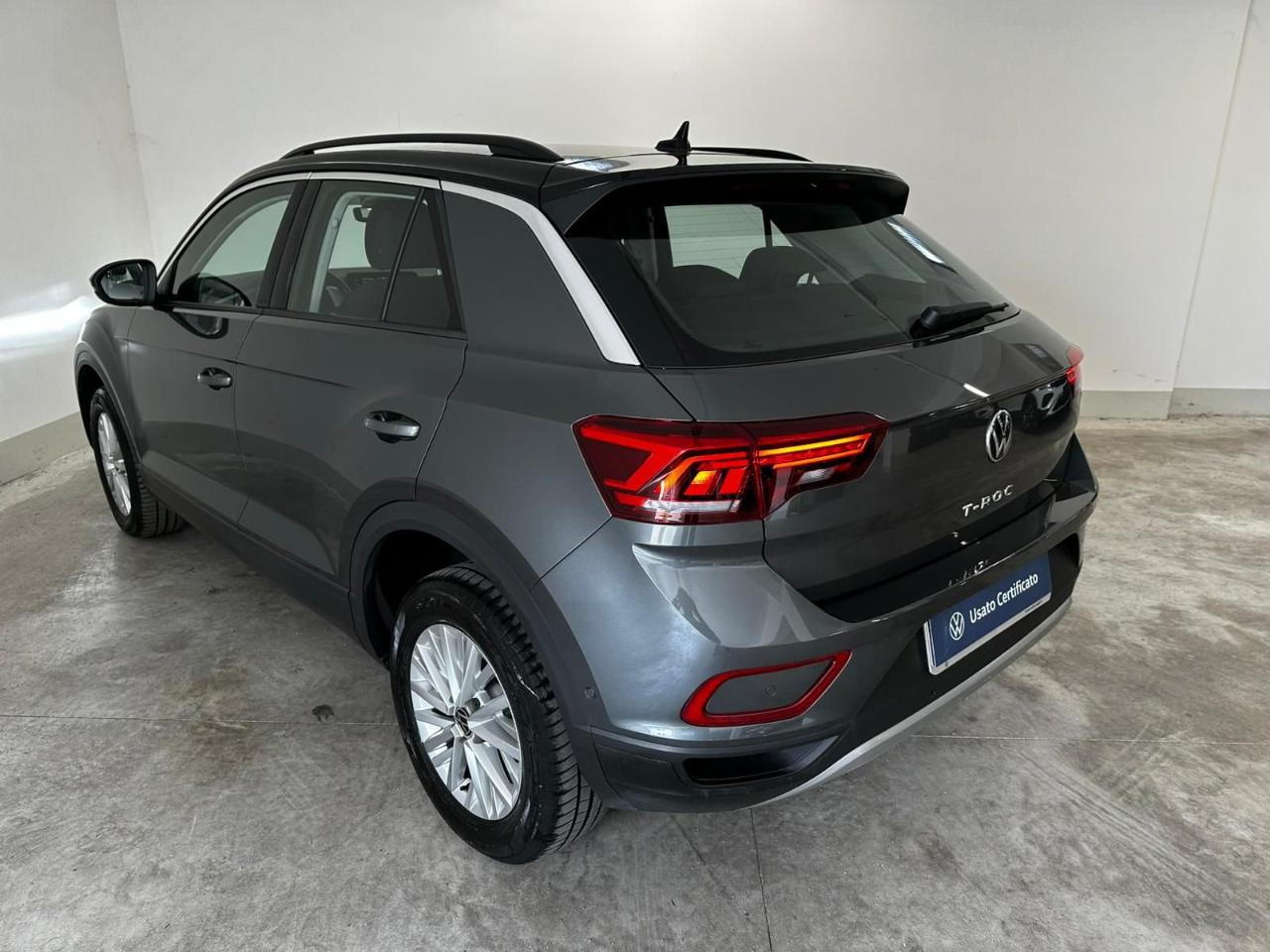 Volkswagen Volkswagen T-Roc usata 12