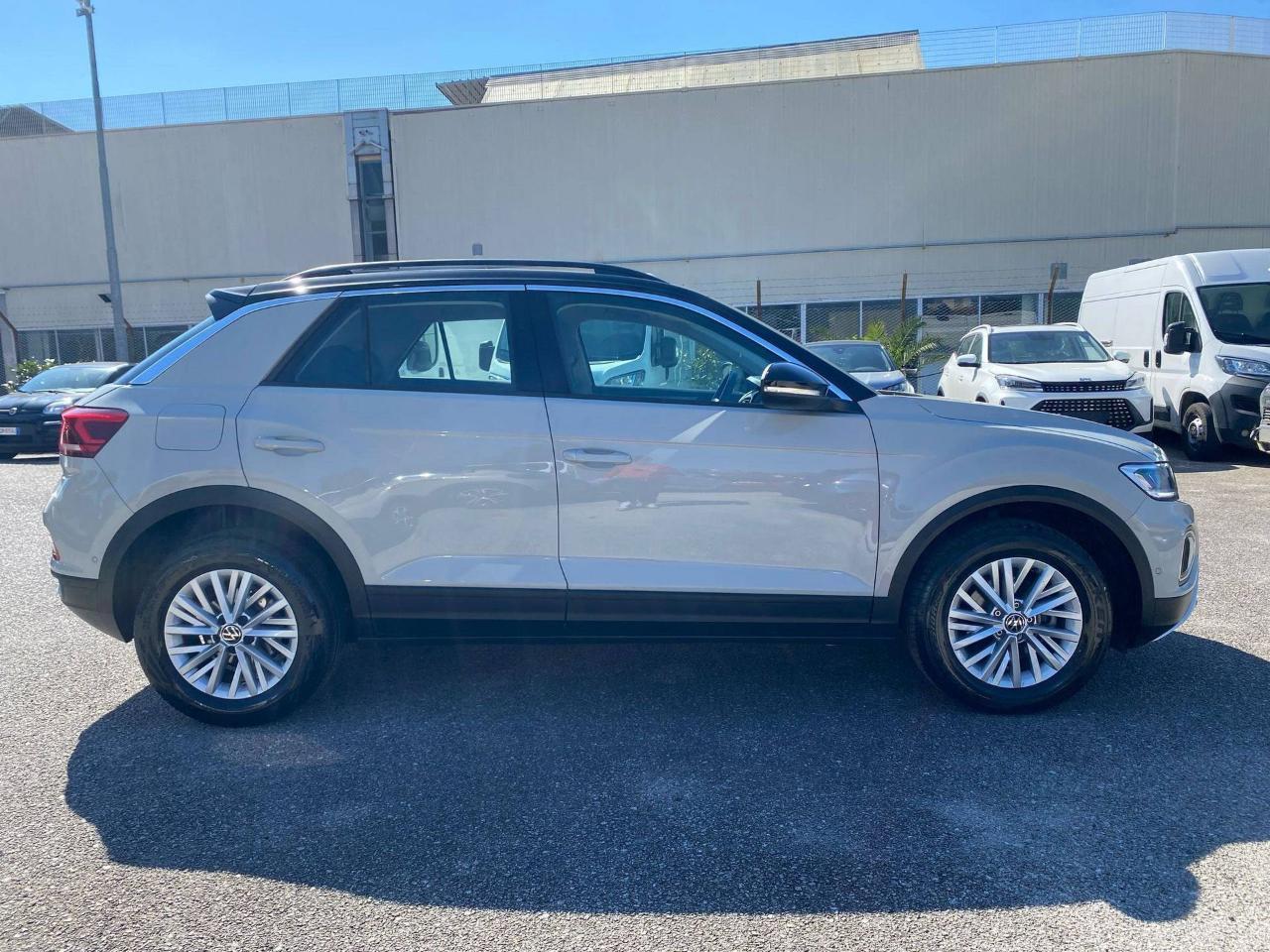 Volkswagen Volkswagen T-Roc usata 15