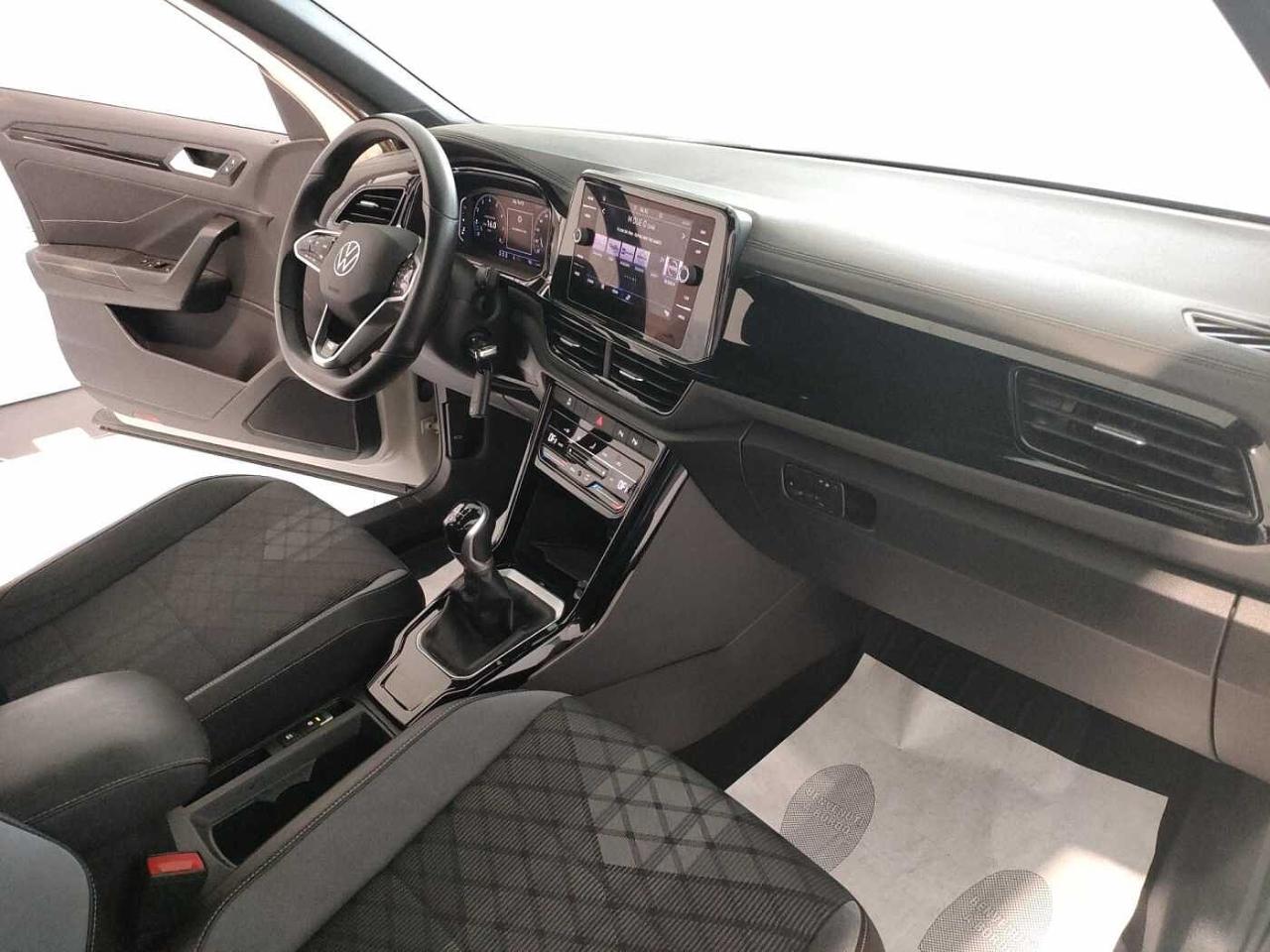 Volkswagen Volkswagen T-Roc usata, con 2 x usb-c nella parte posteriore del bracciolo con la sola funzione di ricarica
