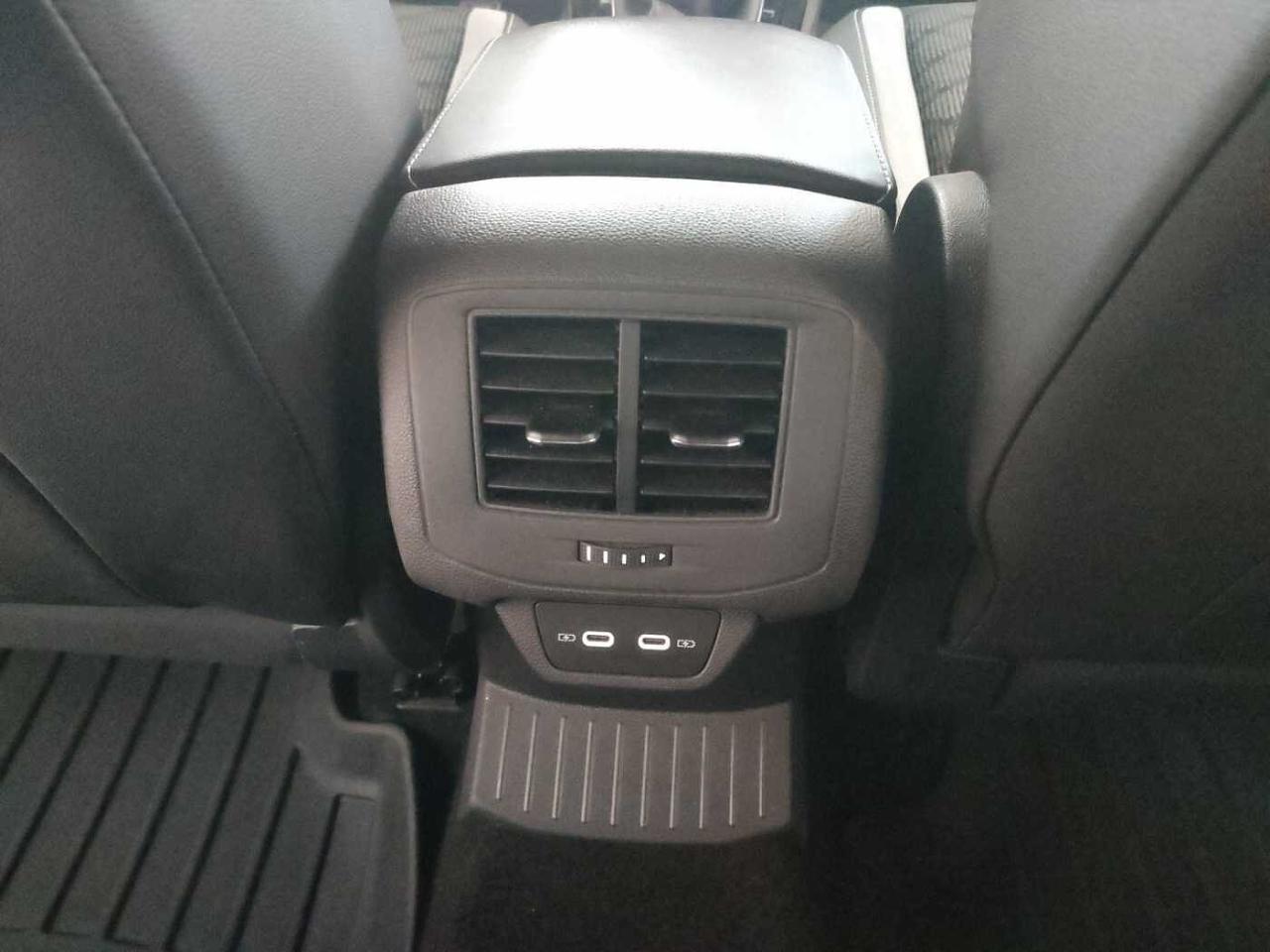 Volkswagen Volkswagen T-Roc usata, con android auto & apple carplay