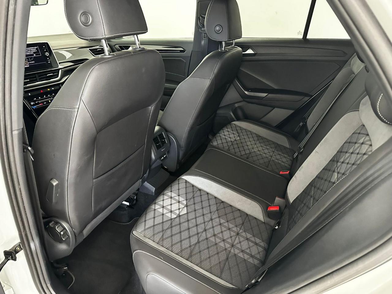 Volkswagen Volkswagen T-Roc usata, con cerchi in lega