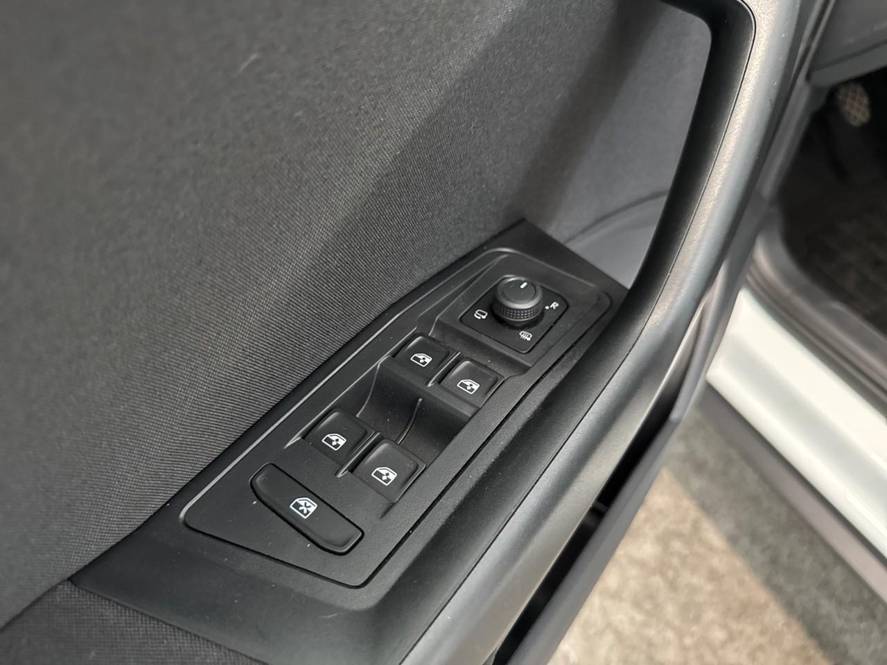 Volkswagen Volkswagen T-Roc usata, con airbag anteriore conducente, airbag anteriore passeggero con interrutore di disattivazione