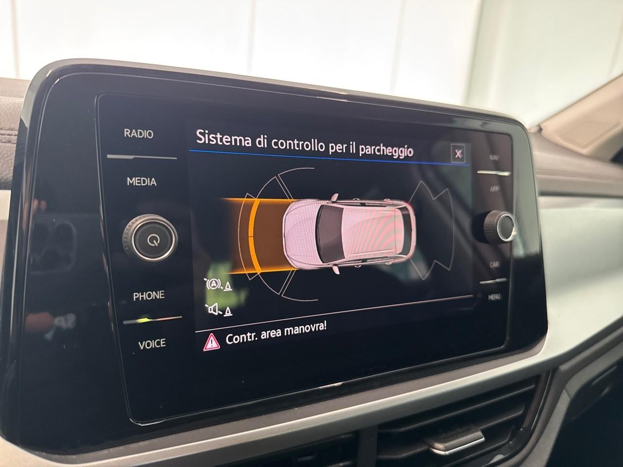 Volkswagen Volkswagen T-Roc usata, con Assistenza al parcheggio anteriore, posteriore e parch semi-autom/perpend/uscita