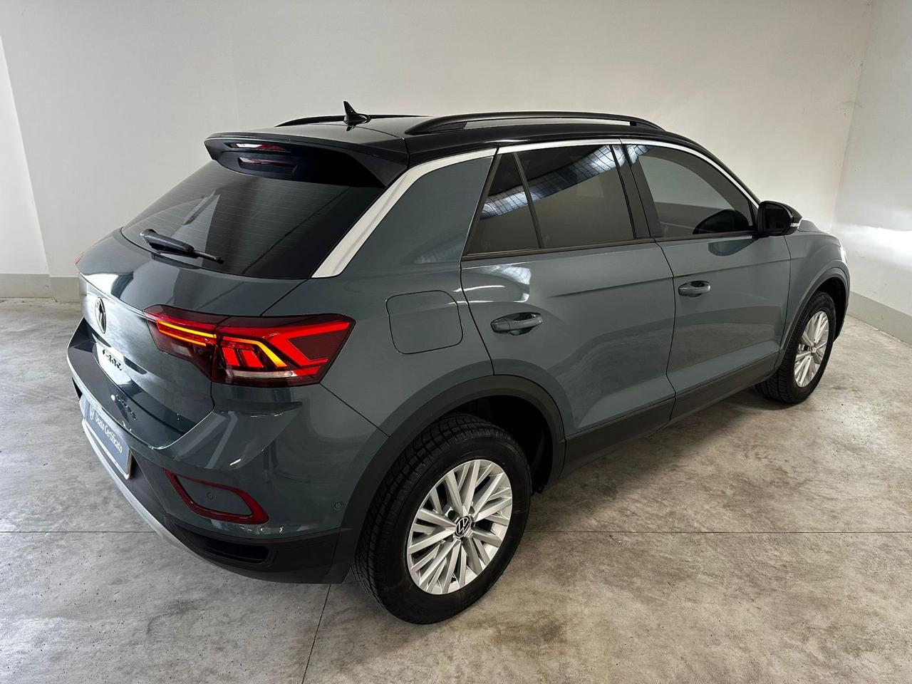 Volkswagen Volkswagen T-Roc usata 12