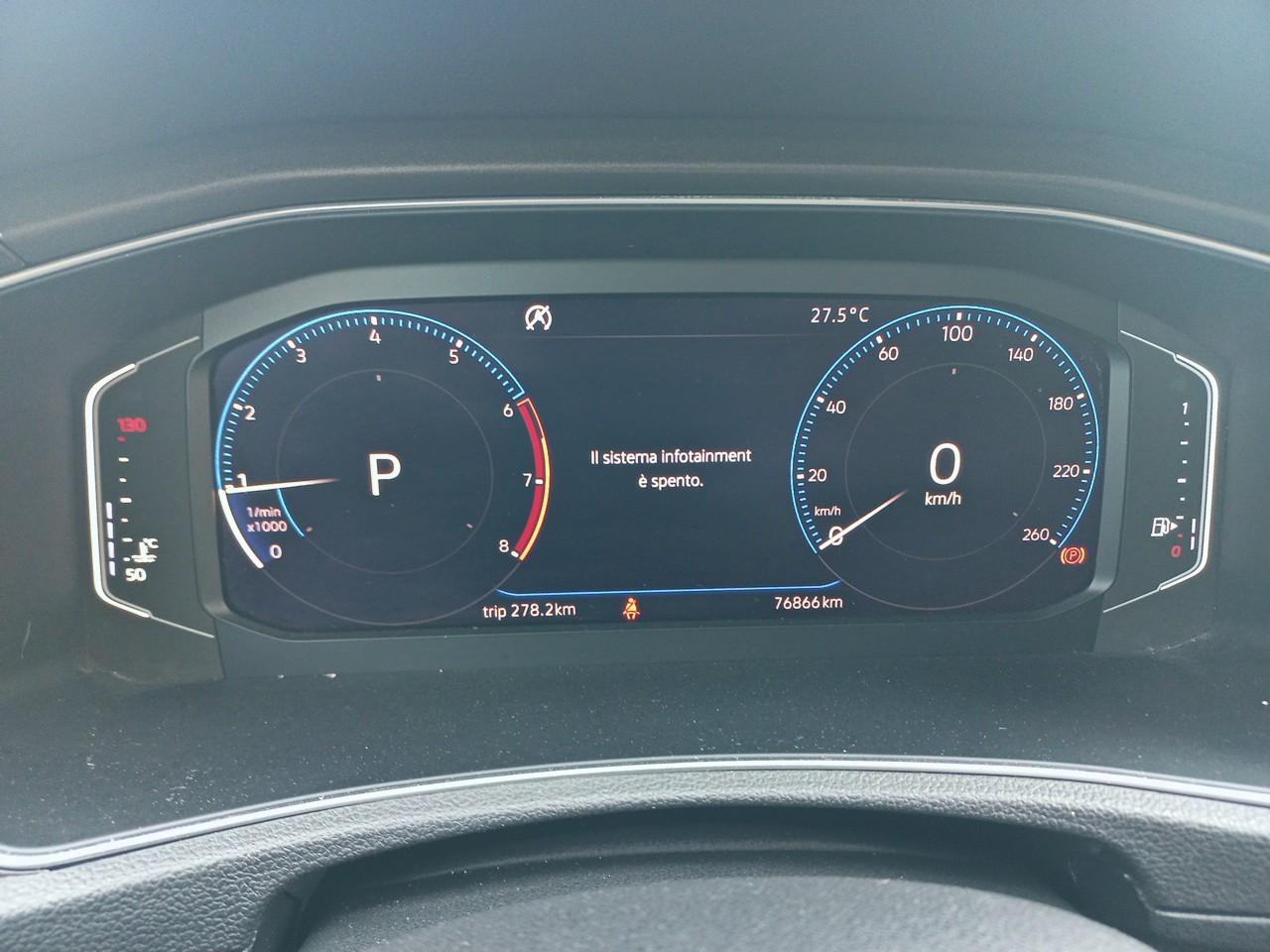 Volkswagen Volkswagen T-Roc usata, con 8,0 display multifunzionale touch screen, plancia 1 e 20,3