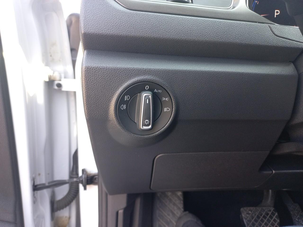 Volkswagen Volkswagen T-Roc usata, con airbags 6