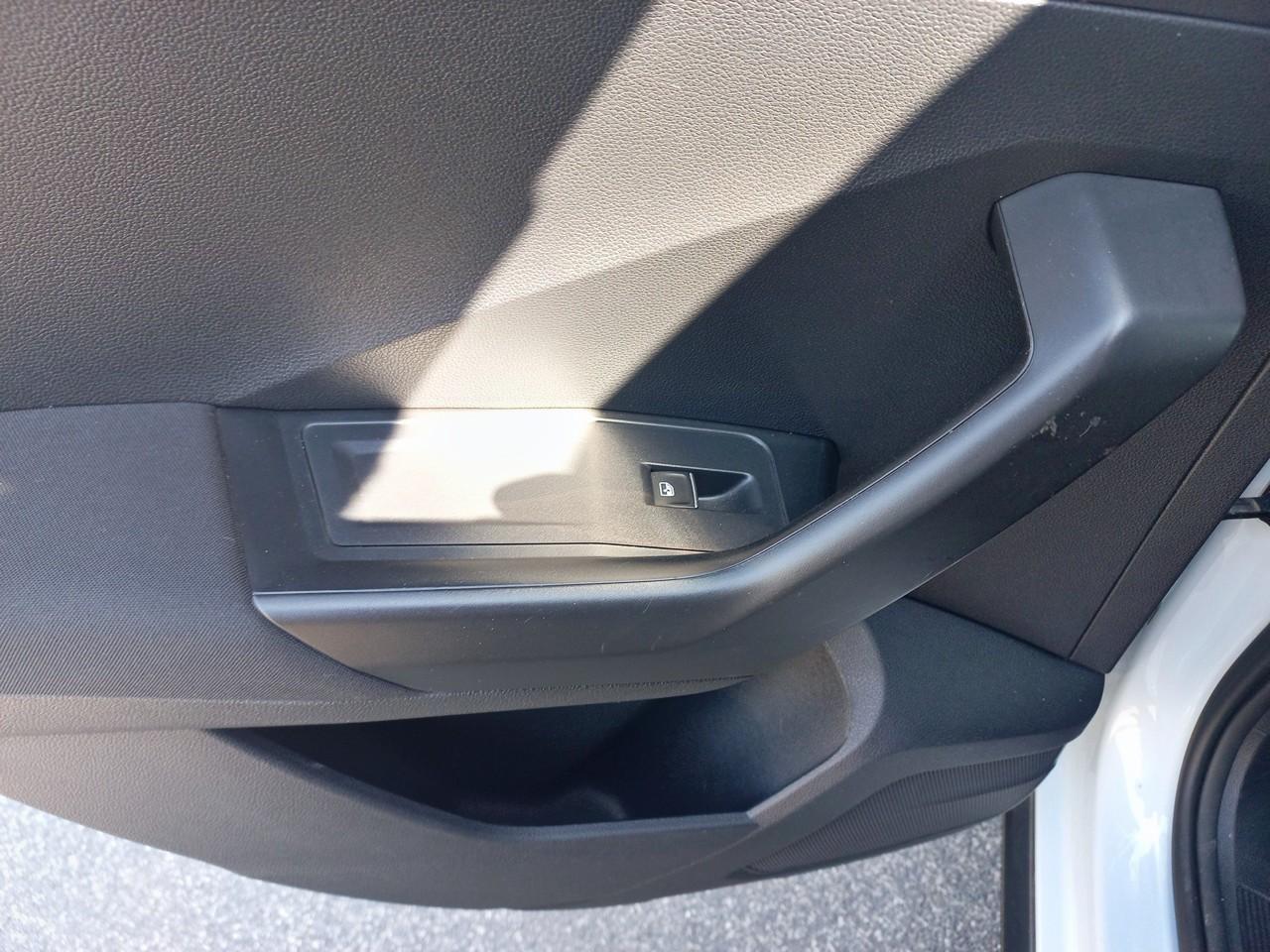 Volkswagen Volkswagen T-Roc usata, con bracciolo anteriore