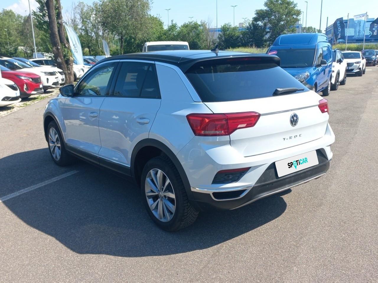 Volkswagen Volkswagen T-Roc usata, con comandi audio al volante