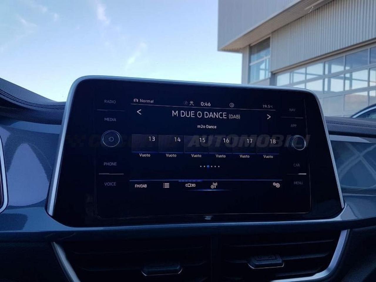 Volkswagen Volkswagen T-Roc usata 16