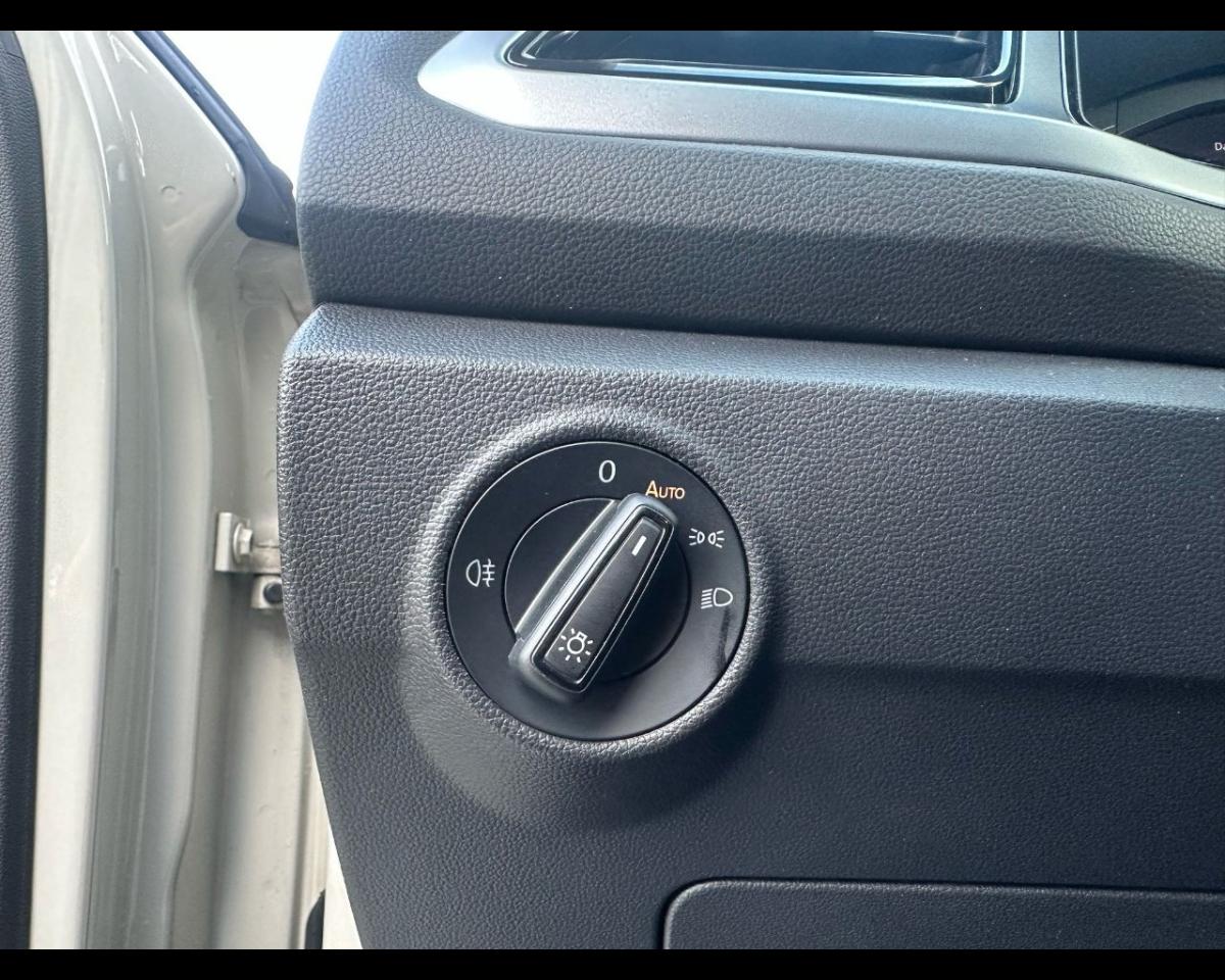 Volkswagen Volkswagen T-Roc usata 6