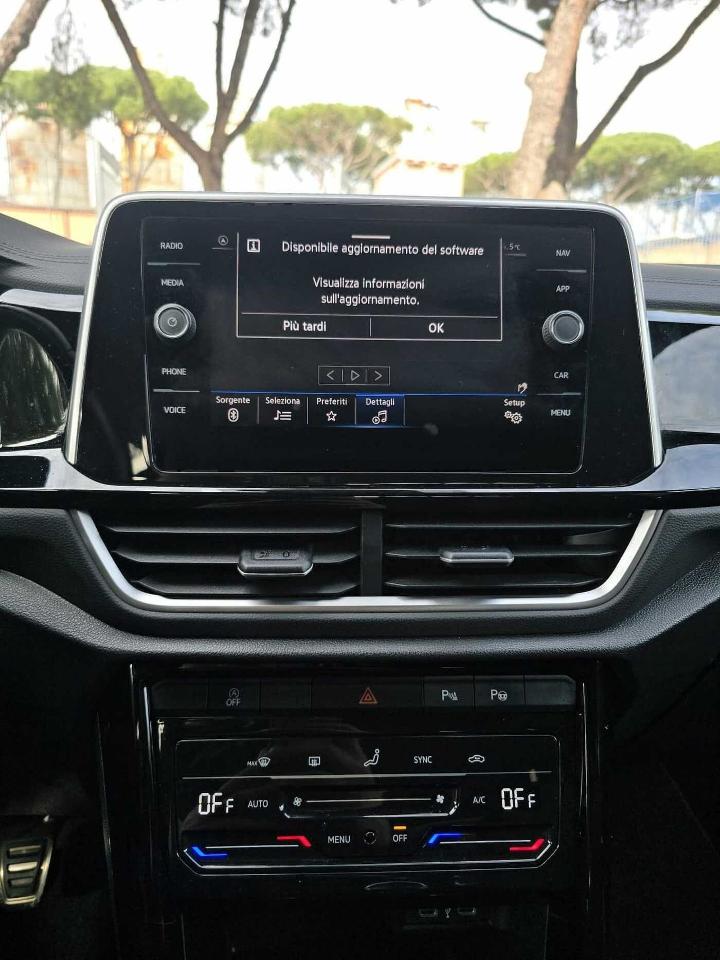 Volkswagen Volkswagen T-Roc usata 21