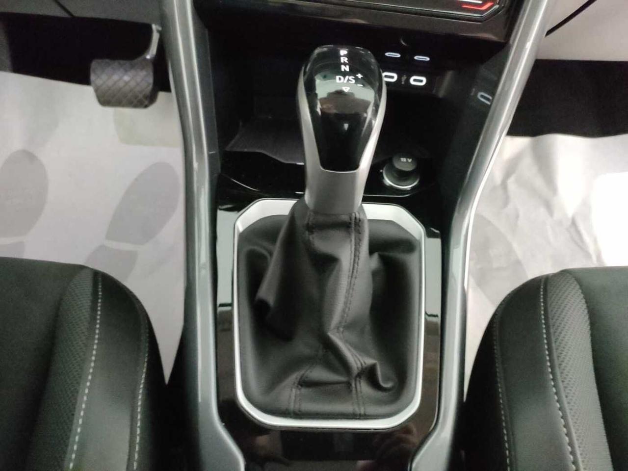 Volkswagen Volkswagen T-Roc usata 14